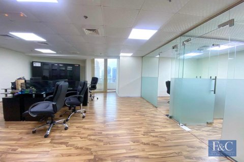 Office in Jumeirah Lake Towers, Dubai 107 sq.m. № 103853 - photo 3