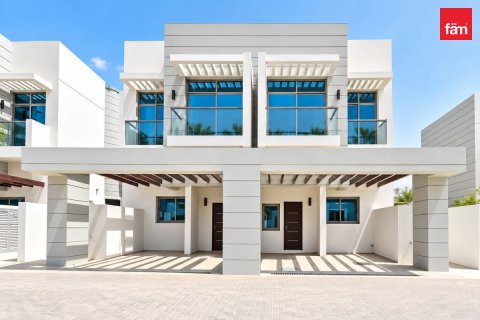 Villa en Al Furjan, Dubai, 3 dormitorios, 177.5 m², № 141527