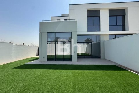 Снять в аренду таунхаус в Al Furjan, Дубай: 4 спальни, 373м², № 22181 - фото 1