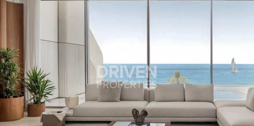 Apartamento en The Crescent, Palm Jumeirah, Dubai, 4 dormitorios, 680.61 m², № 125123
