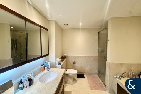 Apartment in Downtown Dubai (Downtown Burj Dubai), Dubai 2 bedrooms, 145 sq.m. № 75311 - photo 14