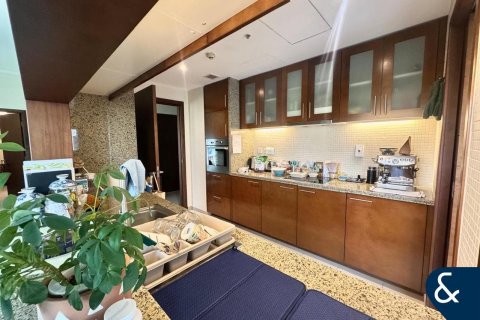 Apartment in Downtown Dubai (Downtown Burj Dubai), Dubai 2 bedrooms, 145 sq.m. № 75311 - photo 6