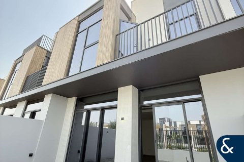 Villa in Mudon, Dubai 3 bedrooms, 205 sq.m. № 76161 - photo 9