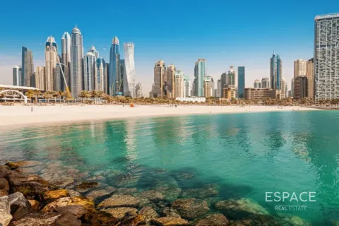 Apartment in Jumeirah Beach Residence, Dubai 1 bedroom, 103 sq.m. № 61533 - photo 1