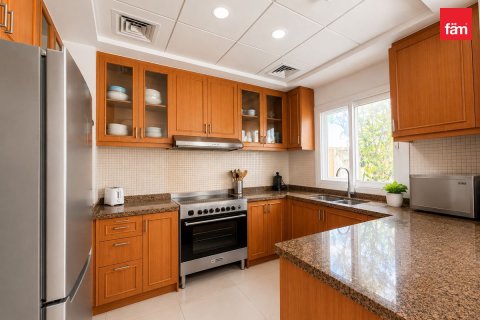 Townhouse in Dubai 2 bedrooms, 197.1 sq.m. № 139096 - photo 3