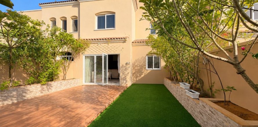 Townhouse in Dubai 2 bedrooms, 197.1 sq.m. № 139096