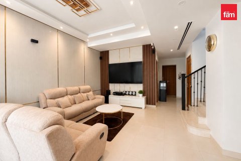 Townhouse in Dubai 2 bedrooms, 197.1 sq.m. № 139096 - photo 2