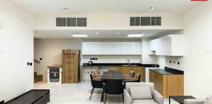 Townhouse in Dubai 3 bedrooms, 106.9 sq.m. № 13901
