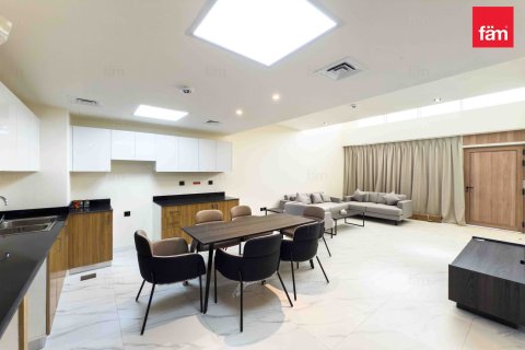 Townhouse in Dubai 3 bedrooms, 106.9 sq.m. № 13901 - photo 6
