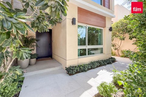 Купить виллу в Аль-Барше, Дубай: 4 спальни, 354м², № 89270 - фото 7