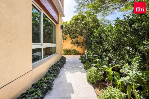 Купить виллу в Аль-Барше, Дубай: 4 спальни, 354м², № 89270 - фото 29