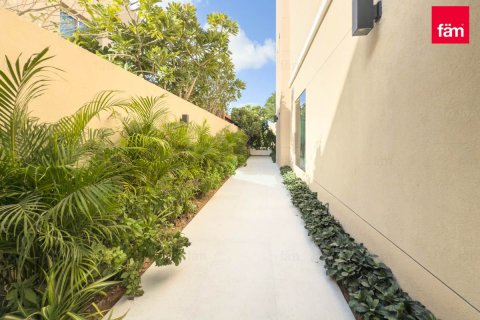 Купить виллу в Аль-Барше, Дубай: 4 спальни, 354м², № 89270 - фото 4