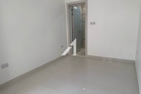 Villa in Al Barsha South, Al Barsha, Dubai 2 bedrooms, 83.6 sq.m. № 42483 - photo 14