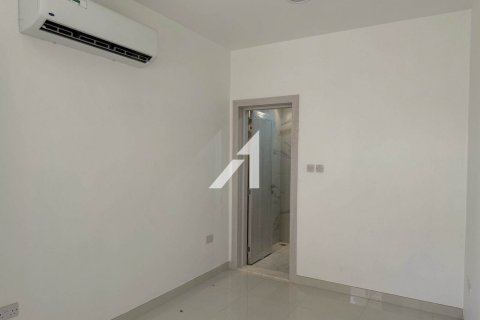 Villa in Al Barsha South, Al Barsha, Dubai 2 bedrooms, 83.6 sq.m. № 42483 - photo 8