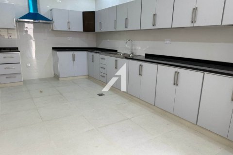 Villa in Al Barsha South, Al Barsha, Dubai 2 bedrooms, 83.6 sq.m. № 42483 - photo 11