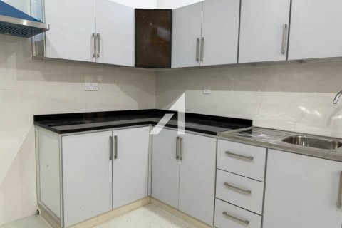 Villa in Al Barsha South, Al Barsha, Dubai 2 bedrooms, 83.6 sq.m. № 42483 - photo 12
