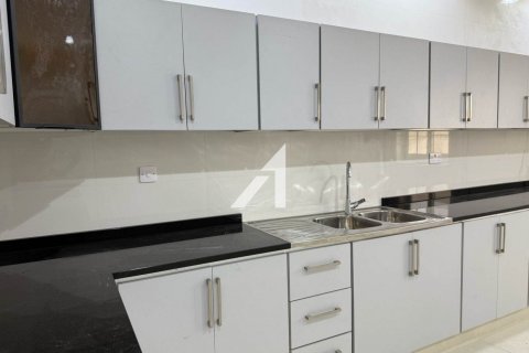 Villa in Al Barsha South, Al Barsha, Dubai 2 bedrooms, 83.6 sq.m. № 42483 - photo 10