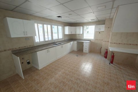 Villa in Dubai 4 bedrooms, 501.5 sq.m. № 110907 - photo 9