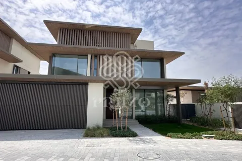 Villa en Dubai, 4 dormitorios, 567 m², № 110908