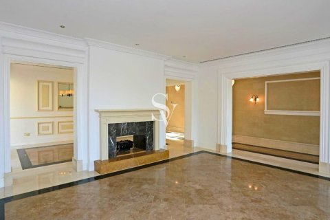 Снять в аренду виллу в Арабиан Ранчес, Дубай: 5 спален, 767м², № 71395 - фото 1