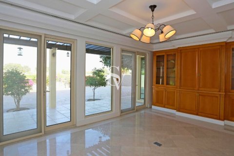 Снять в аренду виллу в Арабиан Ранчес, Дубай: 5 спален, 767м², № 71395 - фото 4