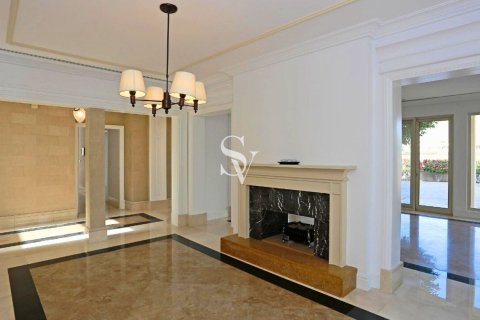 Снять в аренду виллу в Арабиан Ранчес, Дубай: 5 спален, 767м², № 71395 - фото 2