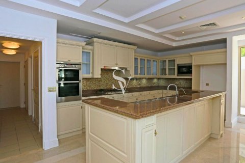 Снять в аренду виллу в Арабиан Ранчес, Дубай: 5 спален, 767м², № 71395 - фото 8