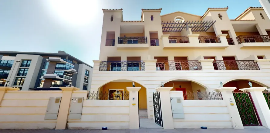 Townhouse in Jumeirah Village Circle, Dubai 4 bedrooms, 376 sq.m. № 91089