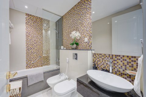 Apartment in Downtown Dubai (Downtown Burj Dubai), Dubai 2 bedrooms, 106 sq.m. № 96934 - photo 14