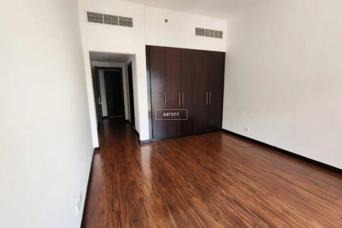 Apartment in Jumeirah Lake Towers, Dubai 2 bedrooms, 156.1 sq.m. № 56222 - photo 12