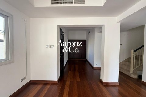 Villa en The Springs, Dubai, 2 dormitorios, 264 m², № 138136 - foto 2