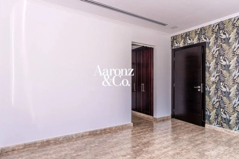 Villa in Jumeirah Park, Dubai 4 bedrooms, 740 sq.m. № 138135 - photo 9