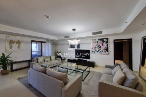 Apartment in Palm Jumeirah, Dubai 4 bedrooms, 314 sq.m. № 4242 - photo 20