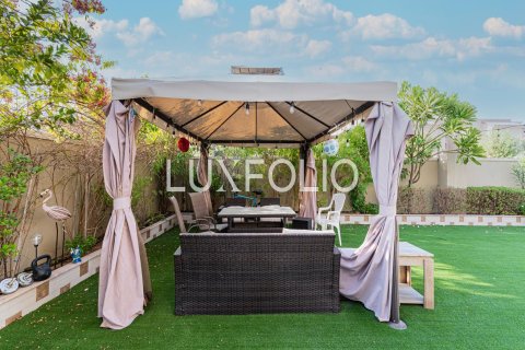Adosado en Dubai Land, Dubai, 3 dormitorios, 374 m², № 45817 - foto 7