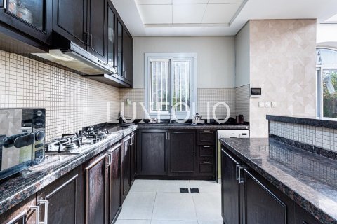 Adosado en Dubai Land, Dubai, 3 dormitorios, 374 m², № 45817 - foto 15