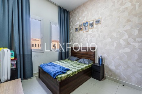 Adosado en Dubai Land, Dubai, 3 dormitorios, 374 m², № 45817 - foto 23