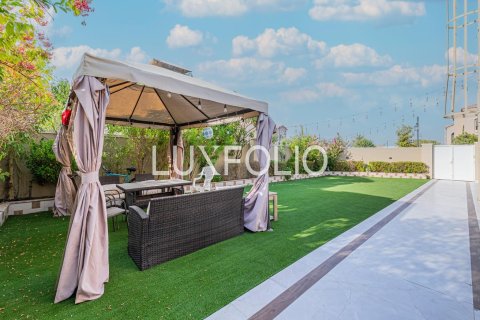Adosado en Dubai Land, Dubai, 3 dormitorios, 374 m², № 45817 - foto 5