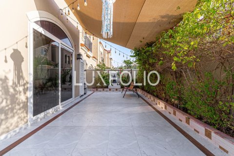 Adosado en Dubai Land, Dubai, 3 dormitorios, 374 m², № 45817 - foto 18
