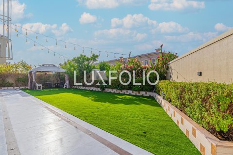 Adosado en Dubai Land, Dubai, 3 dormitorios, 374 m², № 45817 - foto 2
