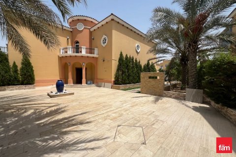Villa in Dubai 5 bedrooms, 953.9 sq.m. № 49376 - photo 20