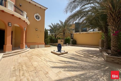 Villa in Dubai 5 bedrooms, 953.9 sq.m. № 49376 - photo 19