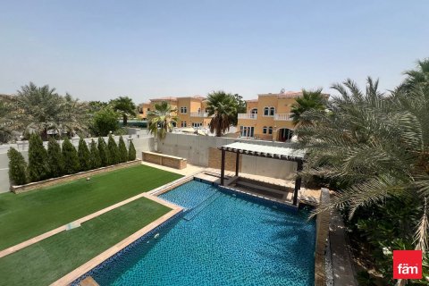 Villa in Dubai 5 bedrooms, 953.9 sq.m. № 49376 - photo 10