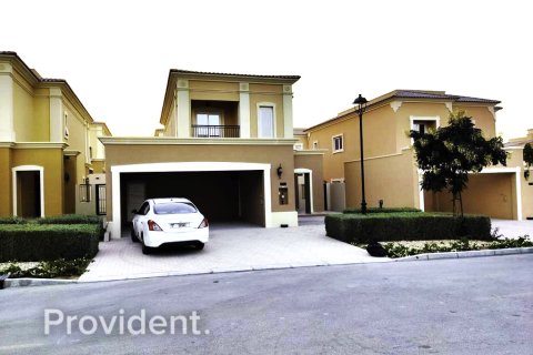 Villa in Dubai Land, Dubai 3 bedrooms, 325 sq.m. № 1832 - photo 1