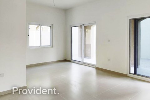 Villa in Dubai Land, Dubai 3 bedrooms, 325 sq.m. № 1832 - photo 4