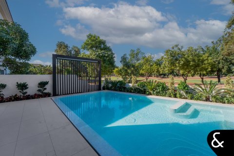 Villa in Jumeirah Golf Estates, Dubai 5 bedrooms, 874 sq.m. № 91532 - photo 4