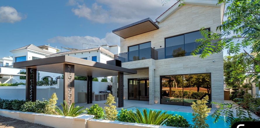 Villa in Jumeirah Golf Estates, Dubai 5 bedrooms, 874 sq.m. № 91532