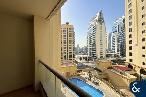 Apartment in Shams, Jumeirah Beach Residence, Dubai 3 bedrooms, 175 sq.m. № 91538 - photo 3