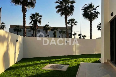 Townhouse in DAMAC Hills (Akoya by DAMAC), Dubai 6 bedrooms, 412 sq.m. № 111600 - photo 2