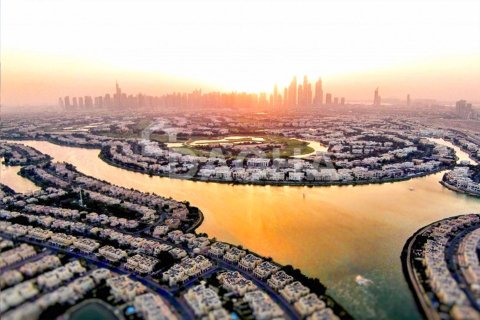 Land in Sector E, Emirates Hills, Dubai 2947 sq.m. № 111598 - photo 4