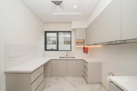 Villa en Al Furjan, Dubai, 5 dormitorios, 414 m², № 122958 - foto 4